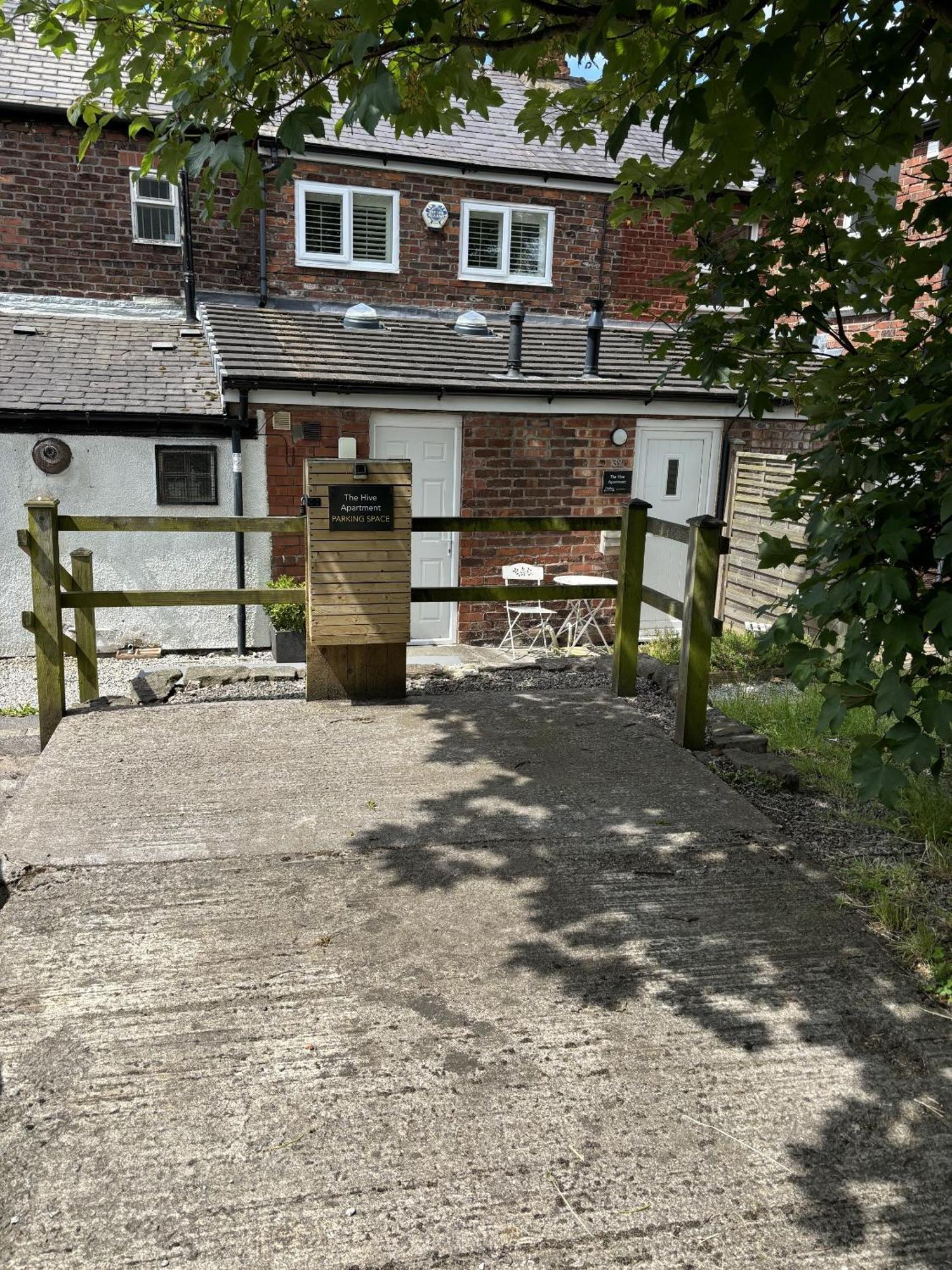 The Hive Apartment Marple Exterior foto
